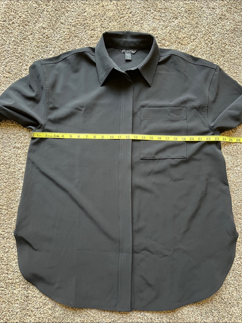 Athleta MVP Button Down
High-performance Tech Twill fabric in an oversized fit L - Picture 8 of 14